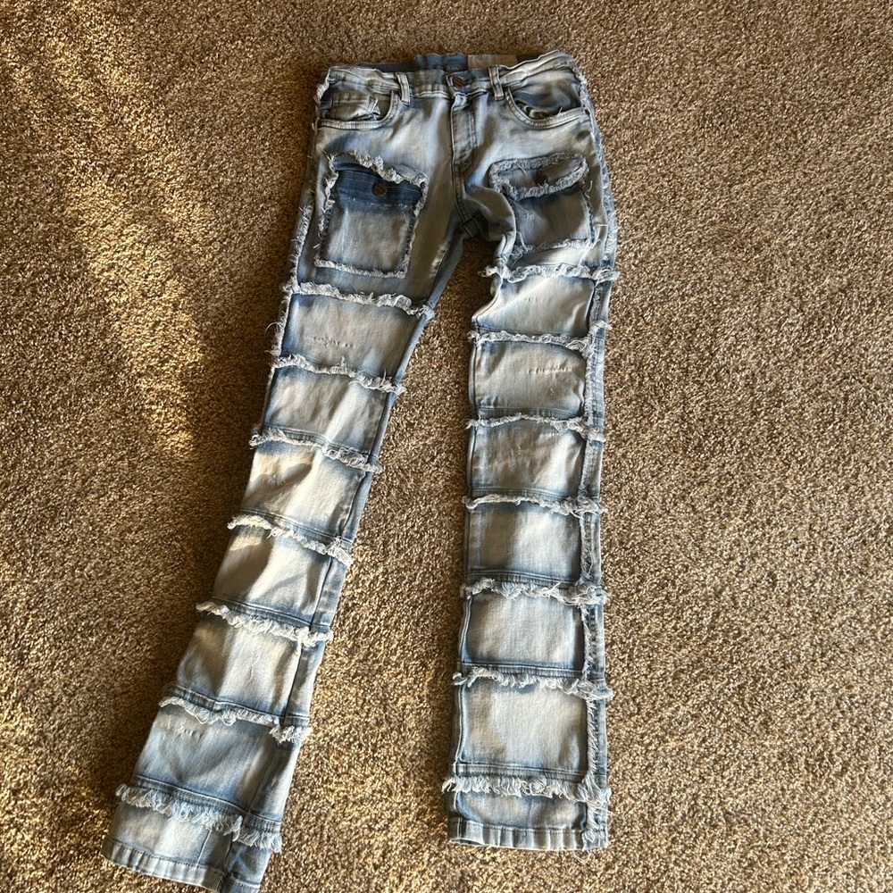 Stylish Distressed Blue Jeans for Men Gently worn